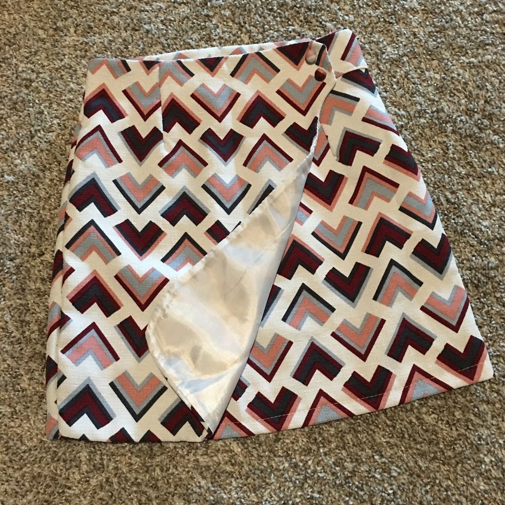 mini skirts - Picture 3 of 9